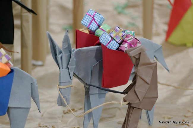 belen-papel-cargado-de-regalos