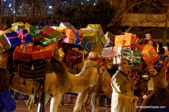 camellos-con-regalos